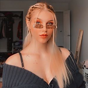 Meet your Posher, Melissa